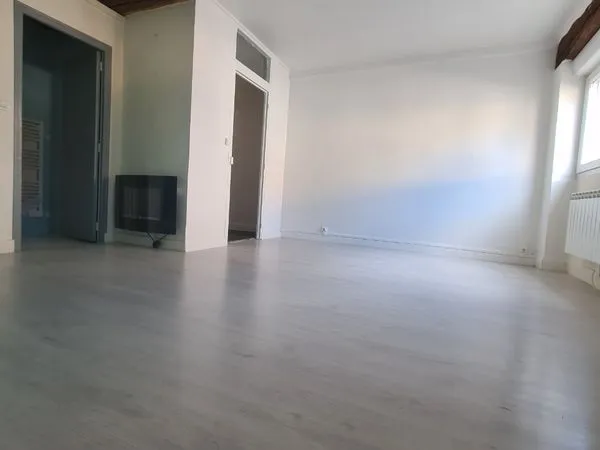 Appartement 2 pièces 45m² proche centre ville