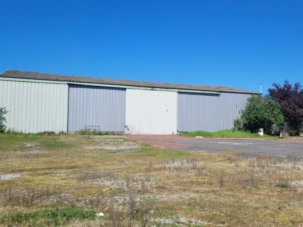37800 DRACHE - A vendre bâtiment d'activité garage automobile libre de toute occupation - Surface 50