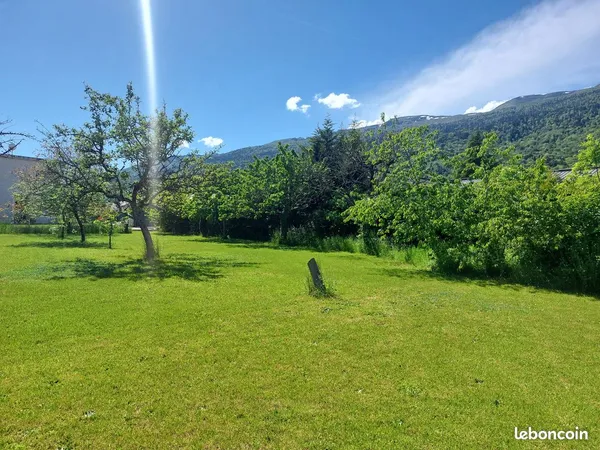 Vente terrain centre village