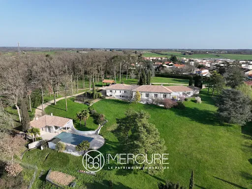 Propriété 10 pièces 392 m²