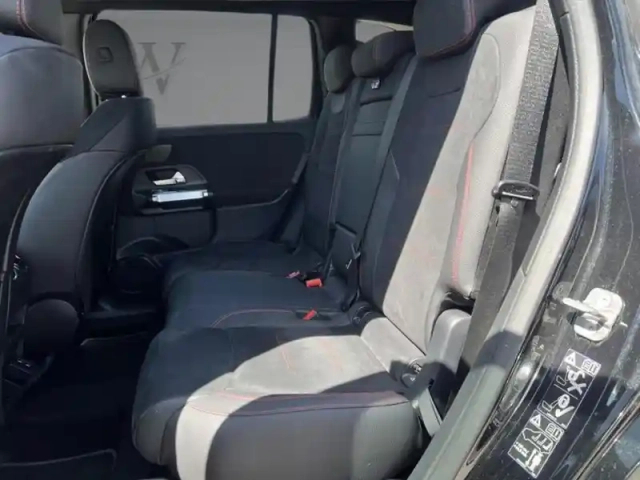 Mercedes Glb 200 d amg line — photo 19