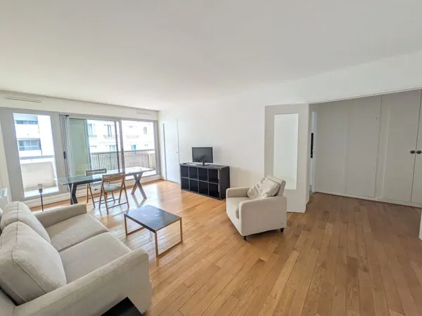 AUTEUIL - APPARTEMENT DEUX PIECES REFAIT A NEUF - TERRASSE E