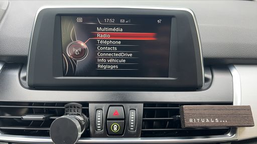BMW Serie 2 Gran Tourer 218i 136 BVA6 - Sport – 2015 – 123180 km – Essence – Boîte Automatique — photo 27