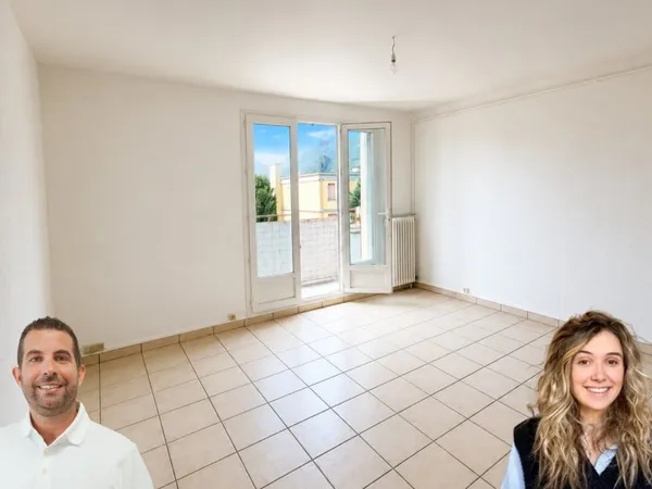 DPT 38 - A VENDRE - FONTAINE T3 - 55 m2 DERNIER ÉTAGE