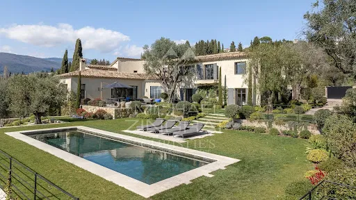 Villa 8 pièces 420 m²