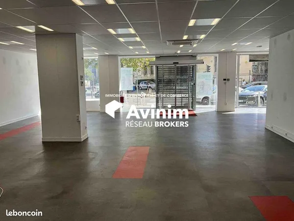 Local commercial, atelier 875 m² Marseille