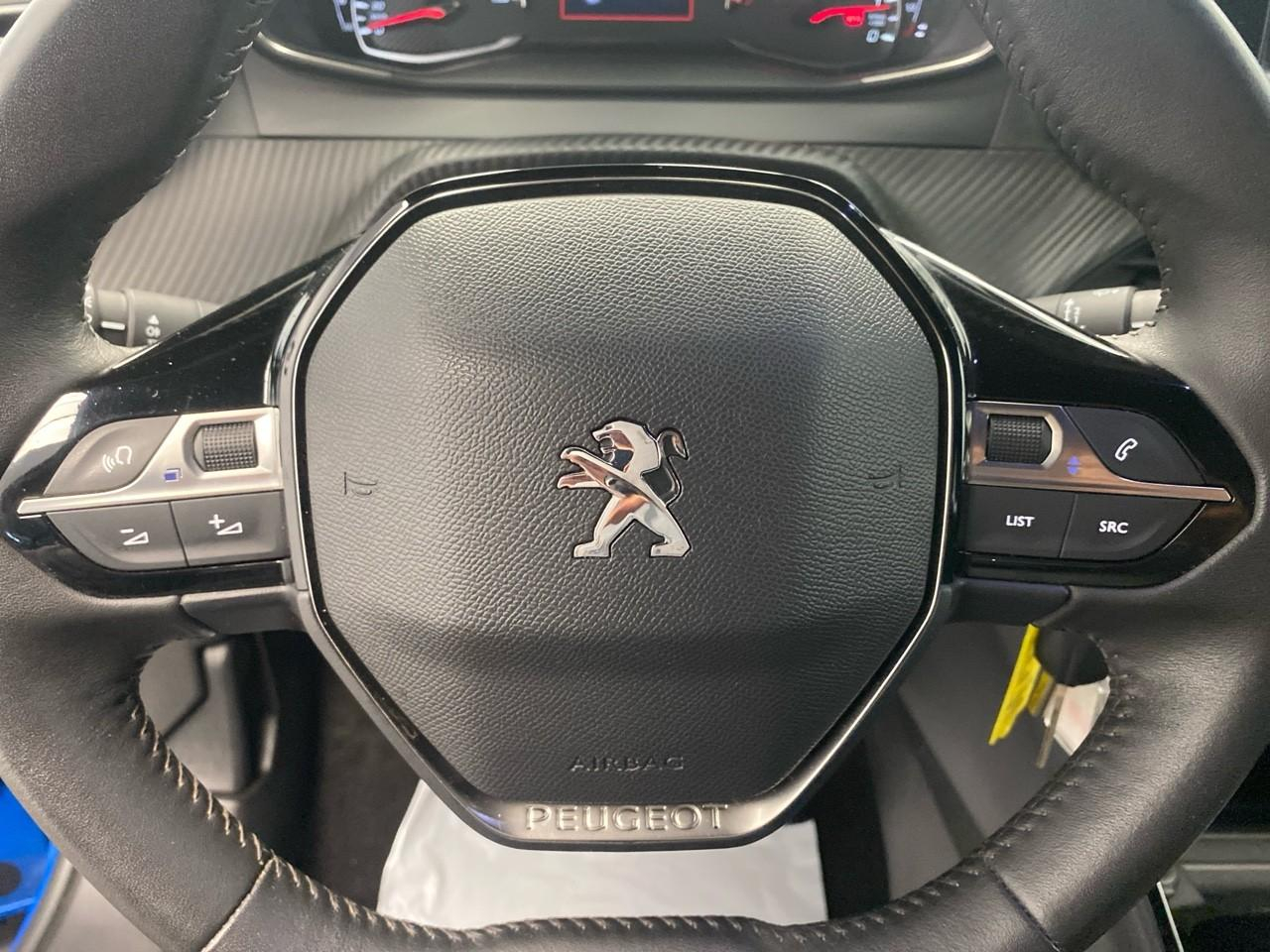 Peugeot 2008 puretech 100 s&s bvm6 allure — photo 17
