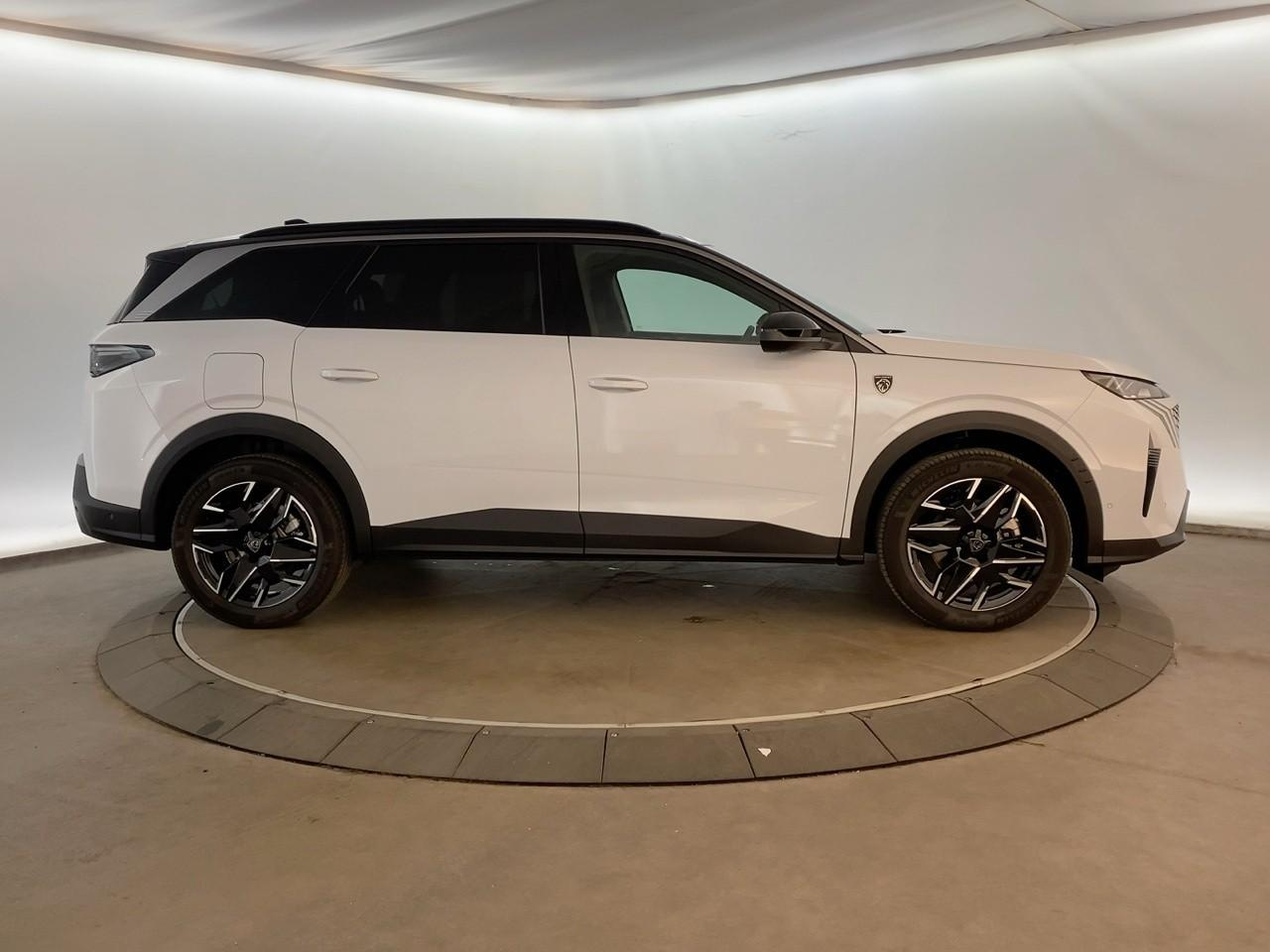Peugeot 5008 hybrid 145 ch e-dcs6 gt exclusive — photo 4