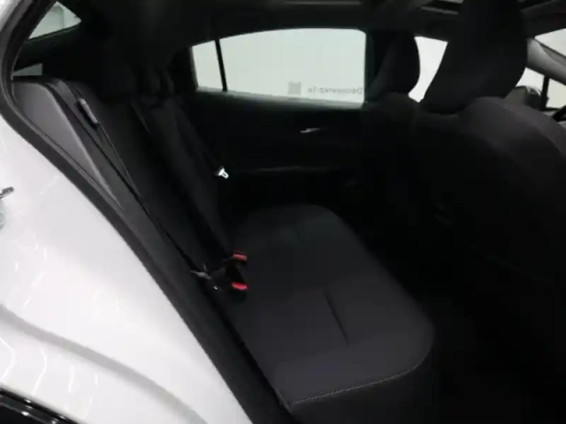 Toyota Prius hybride rechargeable 223ch design phev 2.0l — photo 17