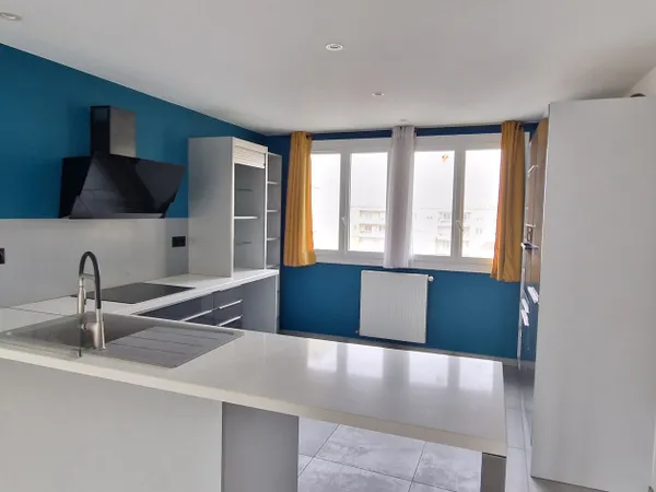 Appartement T4 - balcon - garage et cave
