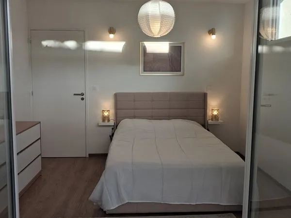 À LOUER MEUBLÉ - Superbe appartement de 83 m² avec terrasse et jardinet hyper centre de Bourges