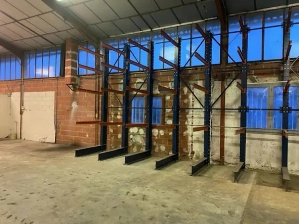 Local 1 pièce 300 m²