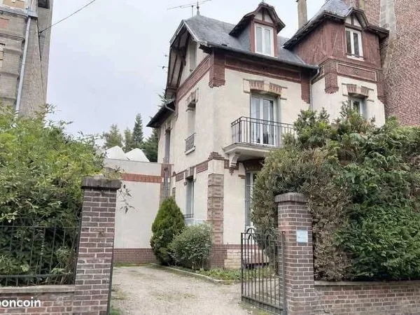 Maison 7 pièces 176 m²