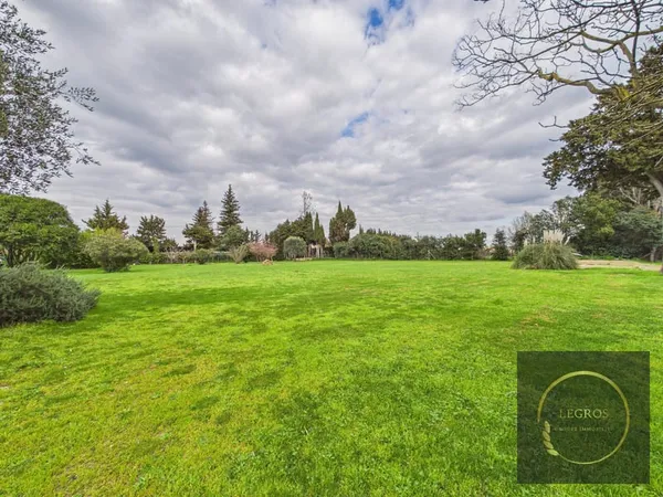 Terrain constructible en zone d'activité 600m2 environ sur u