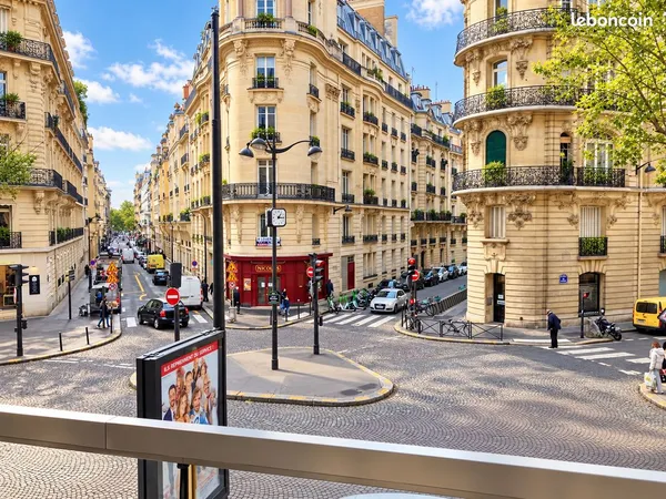 Paris 16e Victor Hugo - Studio meublé, lumineux, balcon et ascenseur