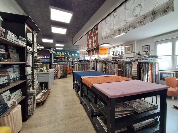Boutique 3 pièces 310 m²