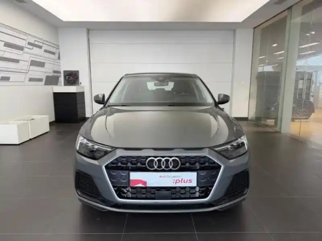 Audi A1 sportback 25 tfsi 95ch design s tronic 7 — photo 2