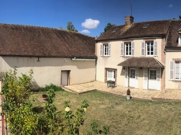 Maison de village avec terrain très agréable, en impasse