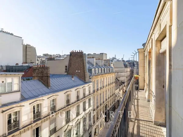 PARIS 8 / MADELEINE - APPARTEMENT - 2 CHAMBRES - BALCON - VUE DÉGAGÉE - VENDU OCCUPÉ