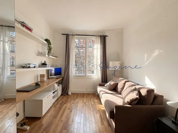 Studio lumineux Ménilmontant / Saint-Maur copropriété an