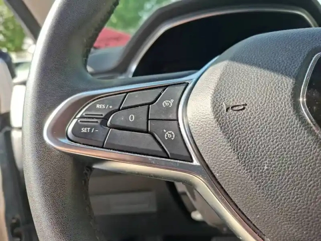 Renault Captur blue dci 115 edc — photo 27