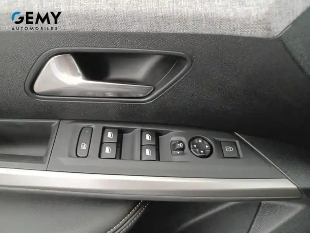 Peugeot 3008 hybrid 136 e-dcs6 — photo 16