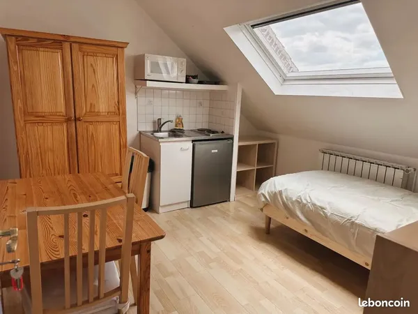 Chambre meublée sous pente 15 m² avec kitchenette - Ronchin - 460 CC