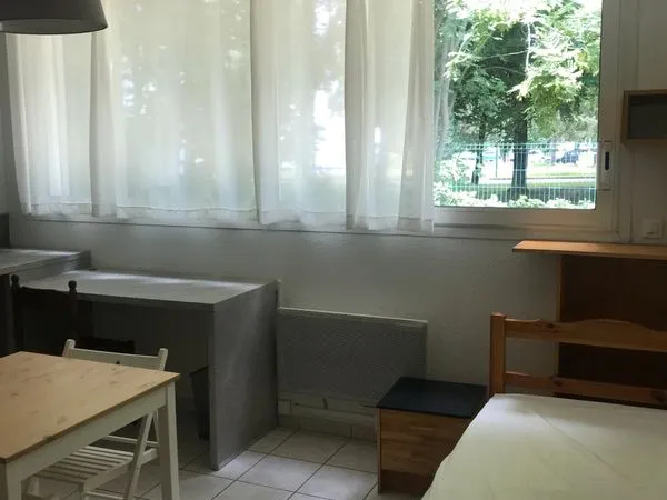 Studio meublé 18,16 m2 - 460 TOUTES charges incluses étudiant.e - campus Grenoble / St-Martin-d'Hère