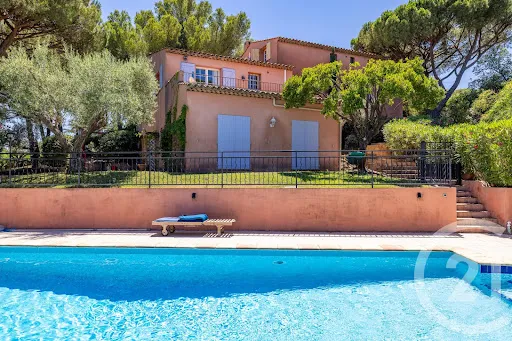 Maison 9 pièces 229 m²