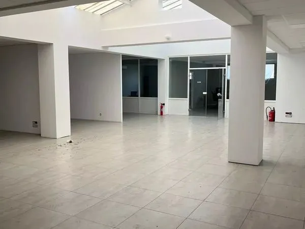 Local commercial 692 m² Marseille 13ème