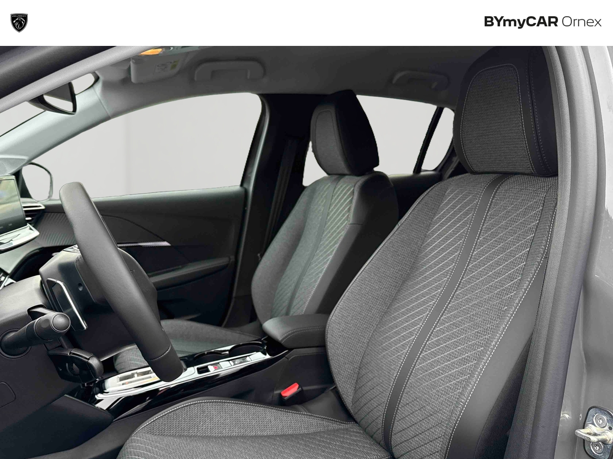 Peugeot 208 Hybrid 110 e-DCS6 — photo 11