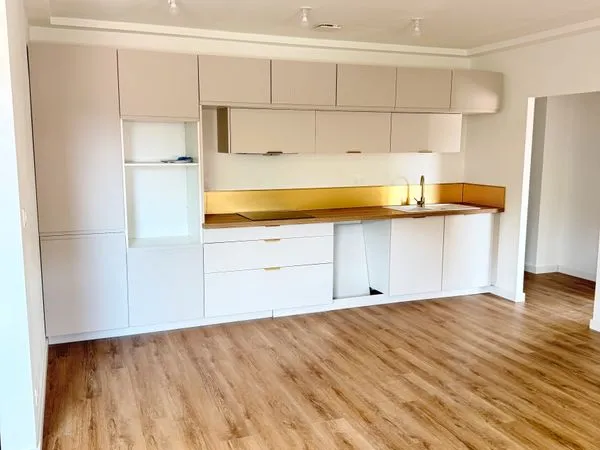 Appartement avec ascenseur refait à neuf