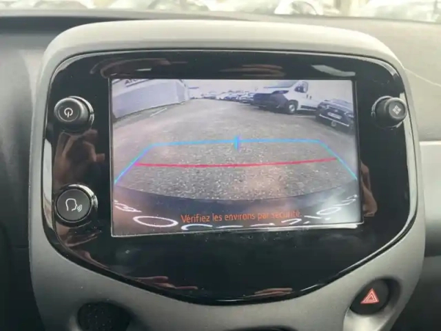 Toyota Aygo 1.0 vvt-i x-play — photo 17