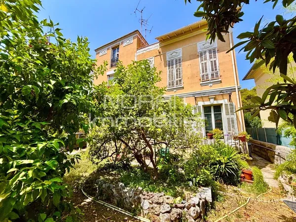 Immeuble de rapport 8 pièces 200 m²