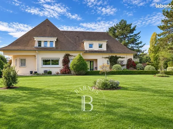Maison 8 pièces 291 m²