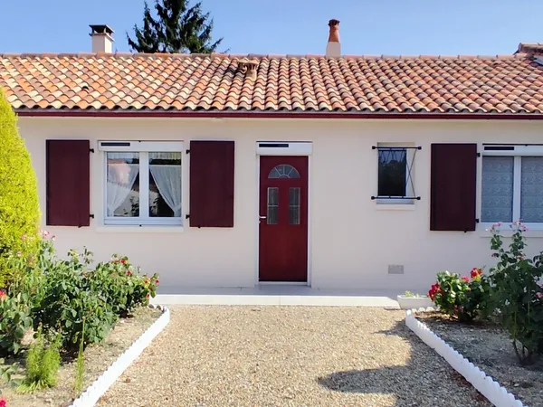 Maison plain pied impeccable avec grand terrain