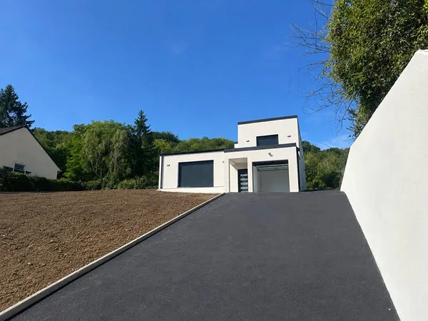 AULNAY-SUR-MAULDRE - Maison contemporaine neuve avec vue imprenable sur la vallée
