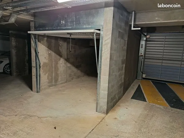 Garage Vence quartier de l'Ara