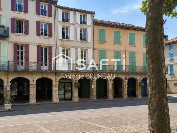 Maison au coeur de la place de Réalmont de 230 m² avec local commercial déjà loué
