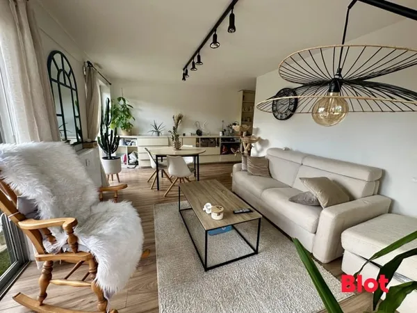 À VENDRE EN EXCLUSIVITÉ CHEZ BLOT - COURS DE LISBONNE - APPARTEMENT T3 - PARKING - CAVE