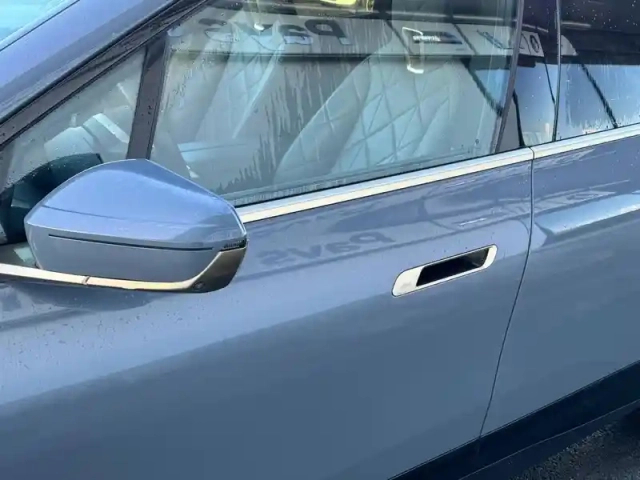 Bmw Ix xdrive50 523ch — photo 12
