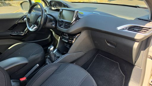 Peugeot 208 1.2 PureTech 82 - Style – 2018 – 60513 km – Essence – Boîte Manuelle — photo 16