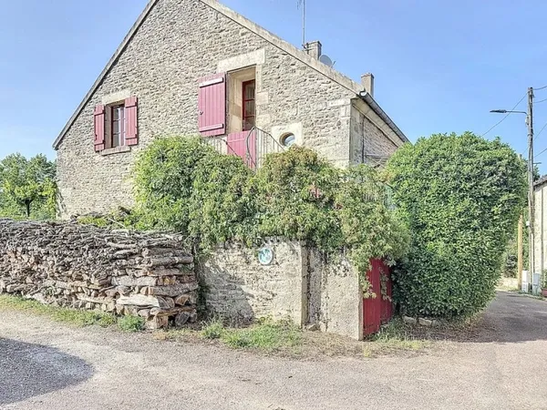Maison bourguignonne traditionnelle avec jardin clos - 3 ch.