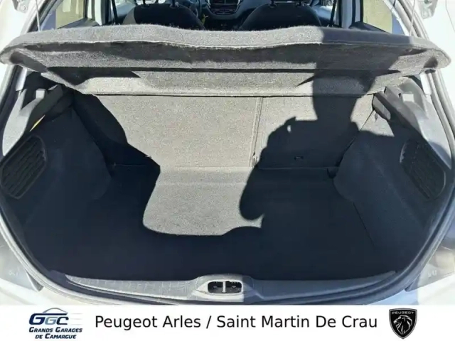 Peugeot 208 puretech 82ch s&amp;s bvm5 — photo 6