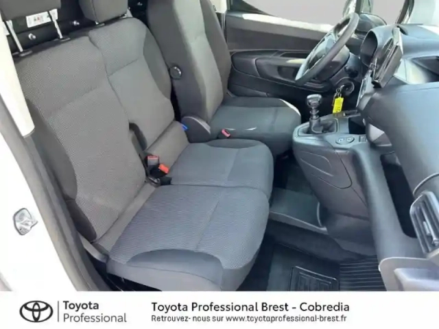 Toyota Proace city medium 100 d-4d start mc24 — photo 6
