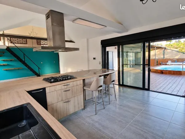 Maison 8 pièces 161 m²