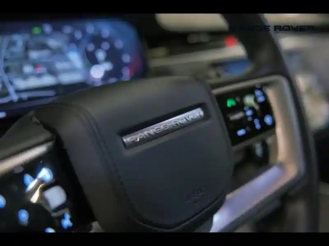 Land Rover Range Rover 3.0 p550e 550ch phev sv swb — photo 10