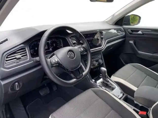 Volkswagen T-Roc 1.5 tsi 150 evo start/stop dsg7 carat — photo 9