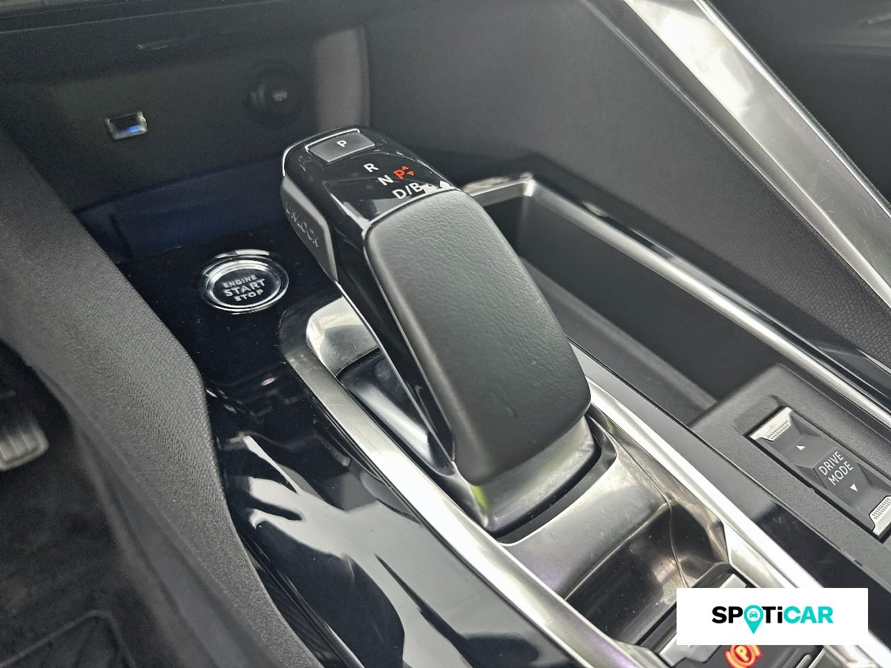 Peugeot 3008 hybrid 225ch allure pack e-eat8 — photo 14
