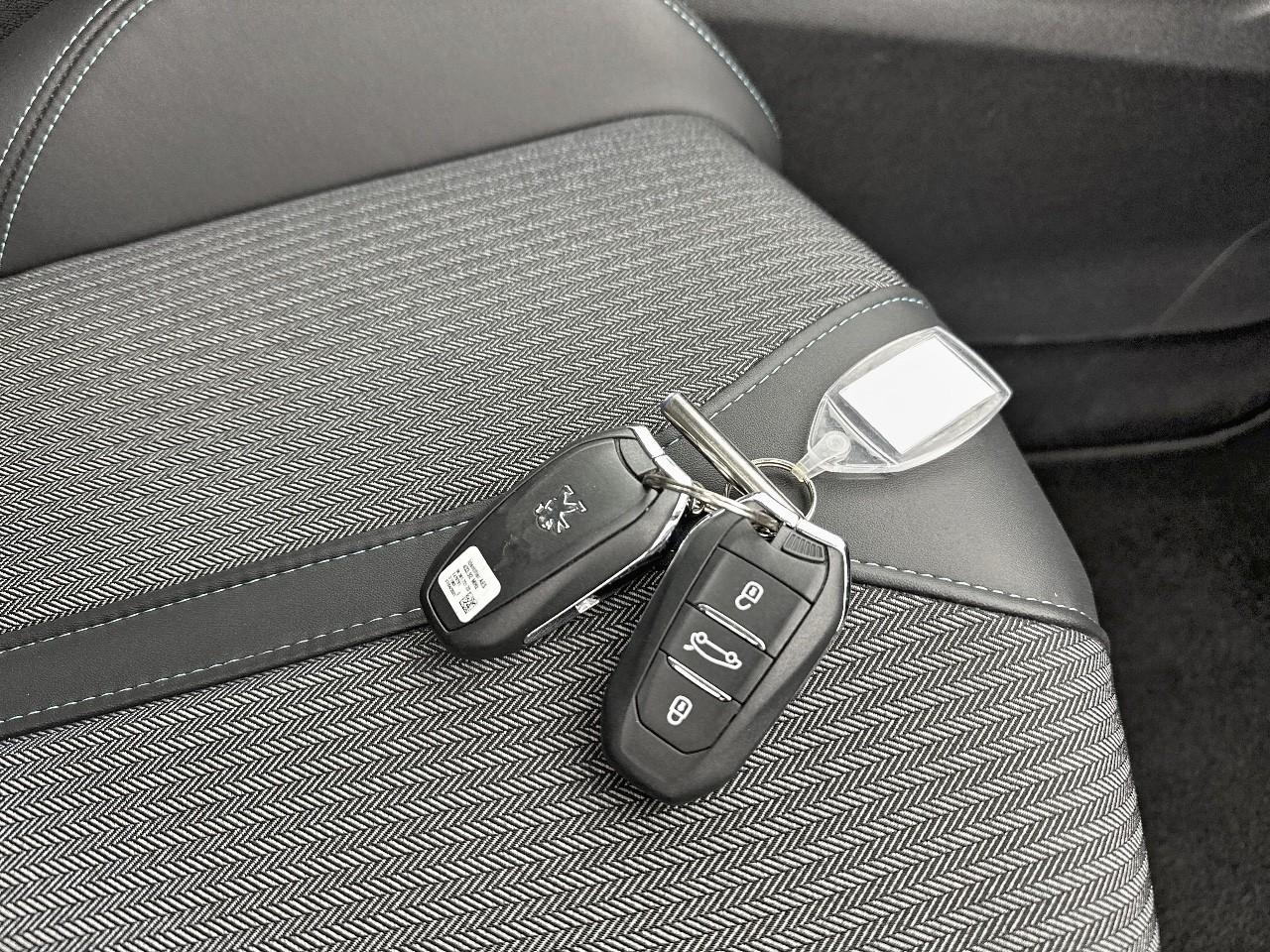 Peugeot 3008 hybrid 225 e-eat8 allure business — photo 34